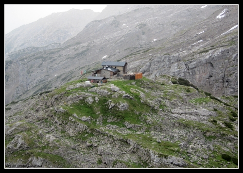 Schmidt-Zabierow-Hütte 1966m.